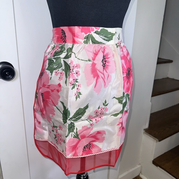 Vintage Floral Red & Pink Apron - Reversible NWT - Picture 9 of 11